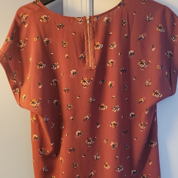 Floral capped sleeved t-shirt - Picture 2 of 4